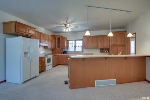 1235 E 2400 Pl, Camp Point, IL 62320 photo 5