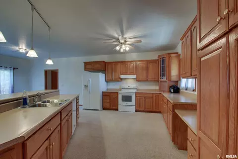 1235 E 2400 Pl, Camp Point, IL 62320 photo 3