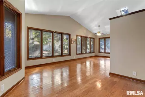 2066 Greenbriar Rd, Springfield, IL 62704 photo 12