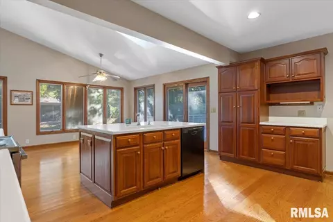 2066 Greenbriar Rd, Springfield, IL 62704 photo 18