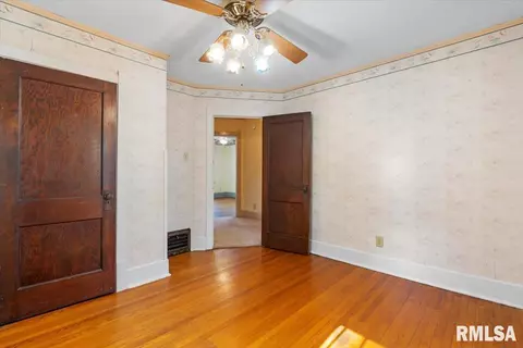 905 S Walnut St, Springfield, IL 62704 photo 20