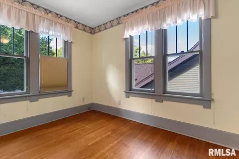 905 S Walnut St, Springfield, IL 62704 photo 16