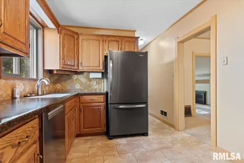 905 S Walnut St, Springfield, IL 62704 photo 12