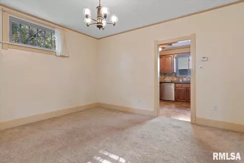 905 S Walnut St, Springfield, IL 62704 photo 8