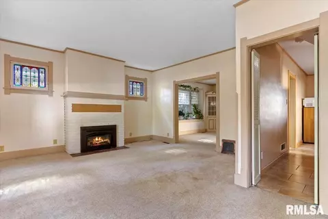 905 S Walnut St, Springfield, IL 62704 photo 4