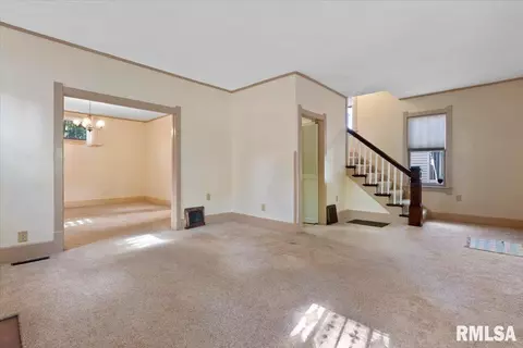 905 S Walnut St, Springfield, IL 62704 photo 5