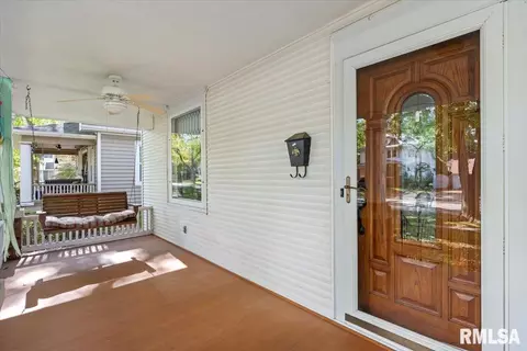 905 S Walnut St, Springfield, IL 62704 photo 3