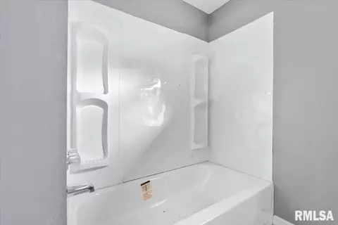 2327 S 15th St, Springfield, IL 62703 photo 10