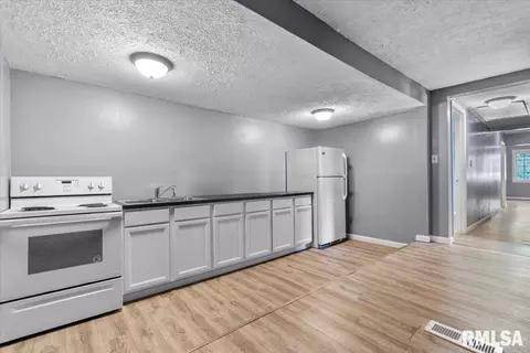 2327 S 15th St, Springfield, IL 62703 photo 8