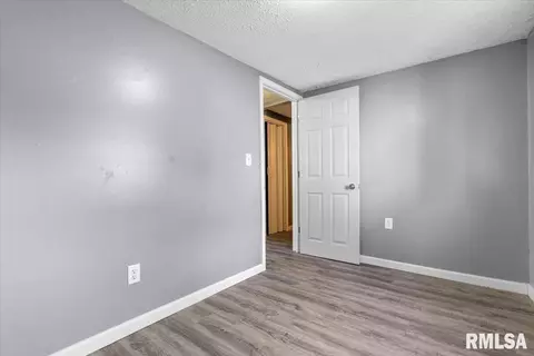 2327 S 15th St, Springfield, IL 62703 photo 18