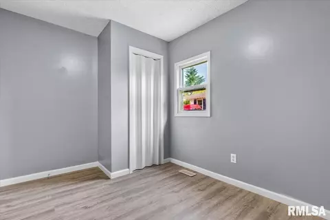 2327 S 15th St, Springfield, IL 62703 photo 16