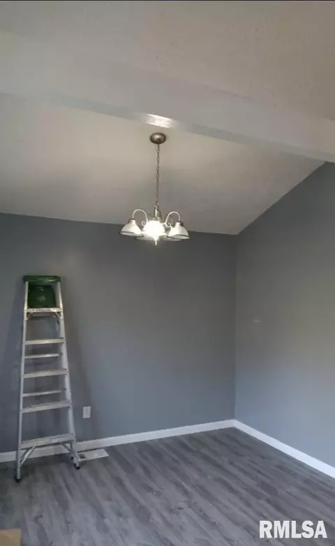 2327 S 15th St, Springfield, IL 62703 photo 6