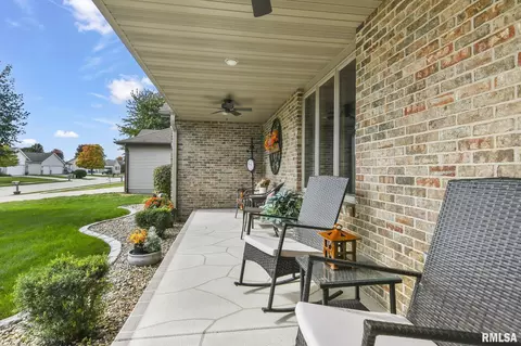 5213 Manhattan Dr, Springfield, IL 62711 photo 9