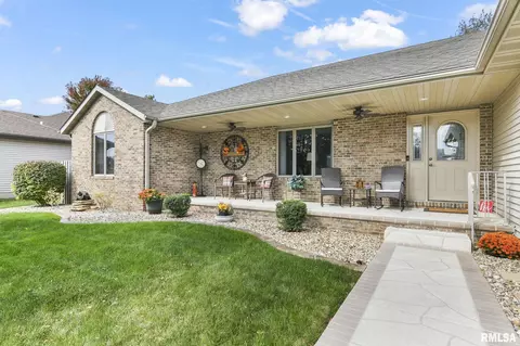 5213 Manhattan Dr, Springfield, IL 62711 photo 4