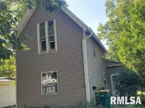 514 S Johnson St, Macomb, IL 61455 photo 2