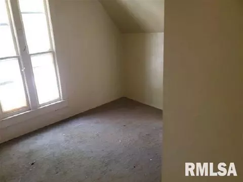 514 S Johnson St, Macomb, IL 61455 photo 3