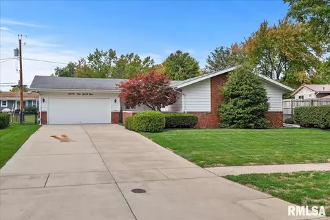 2429 Cahokia Dr, Springfield, IL 62702
