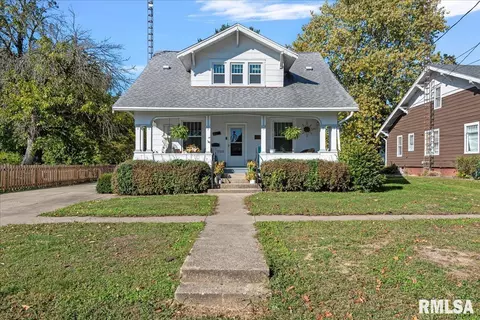 259 N Prospect St, Waverly, IL 62692