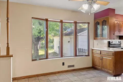 12 Bob O Link Dr, Springfield, IL 62702 photo 4