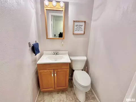 300 N Cherry St, Abingdon, IL 61410 photo 10