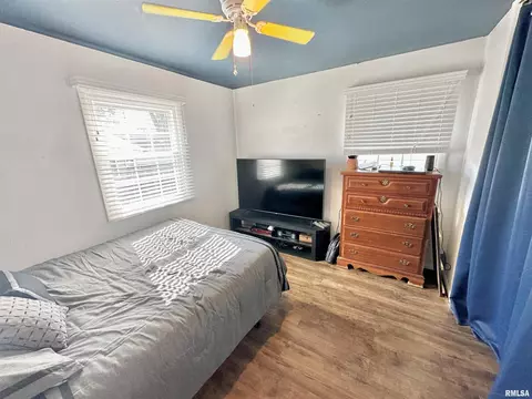 300 N Cherry St, Abingdon, IL 61410 photo 15