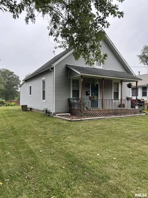 115 N Hunter Ave, Taylorville, IL 62568