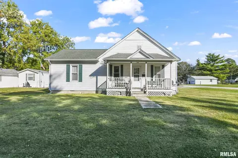 302 N Lincoln, Girard, IL 62640