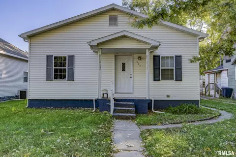 504 W 2nd St, Stonington, IL 62567