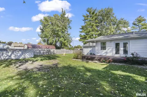 209 Fleck St, Dawson, IL 62520 photo 40