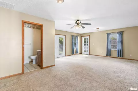 209 Fleck St, Dawson, IL 62520 photo 5
