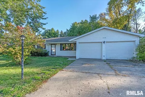 1530 E Walnut St, Chatham, IL 62629 photo 2