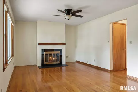 65 Glen Aire Dr, Springfield, IL 62703 photo 5