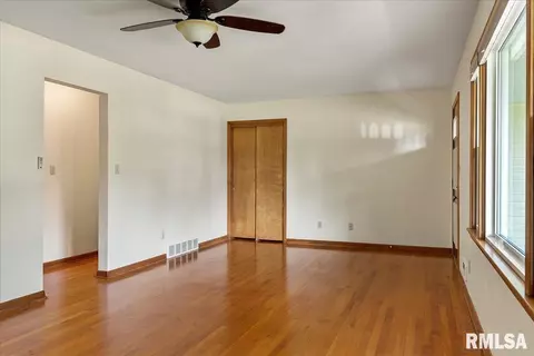 65 Glen Aire Dr, Springfield, IL 62703 photo 8