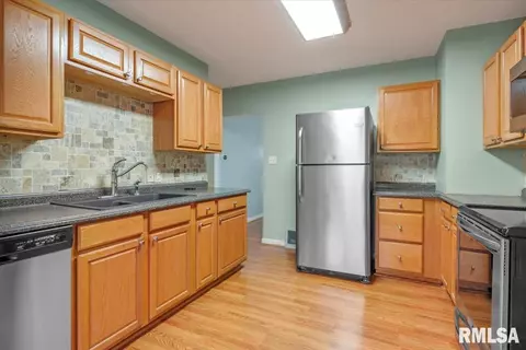 2536 S 4th St, Springfield, IL 62703 photo 5