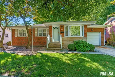 21 Friars Ln, Springfield, IL 62704