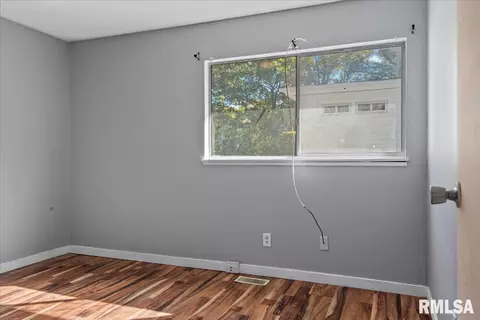1301 E Cedar St, Springfield, IL 62703 photo 15