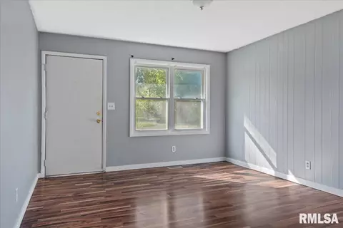 1301 E Cedar St, Springfield, IL 62703 photo 6