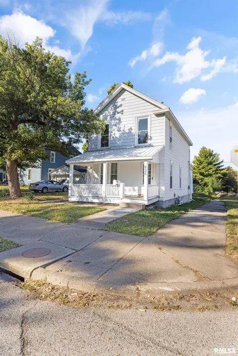 835 N 4th St, Quincy, IL 62301
