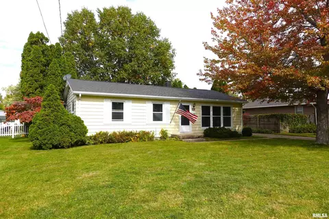 1125 Spruce Ave, Galesburg, IL 61401