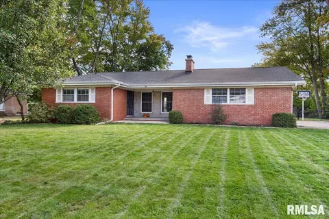 320 W Main St, Rochester, IL 62563