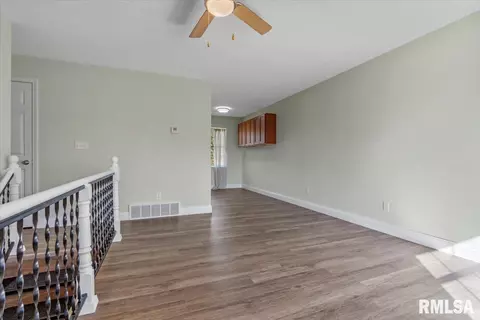 2901 Stokebridge Rd, Springfield, IL 62702 photo 4
