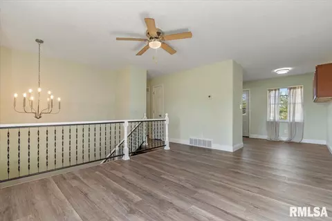 2901 Stokebridge Rd, Springfield, IL 62702 photo 5