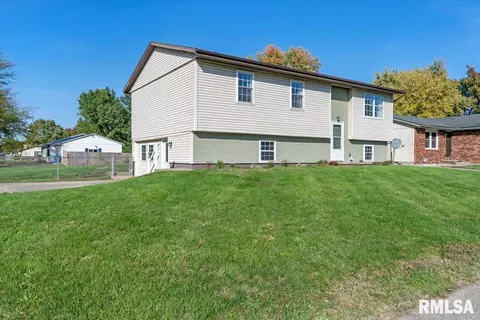 2901 Stokebridge Rd, Springfield, IL 62702 photo 2
