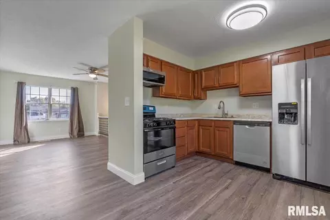 2901 Stokebridge Rd, Springfield, IL 62702 photo 8