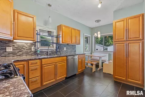 844 S Macarthur Blvd, Springfield, IL 62704 photo 15