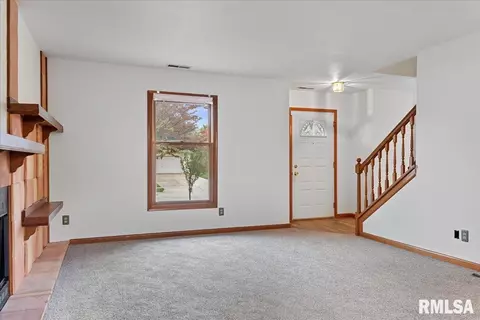 2505 Columbus Cir, Springfield, IL 62703 photo 4