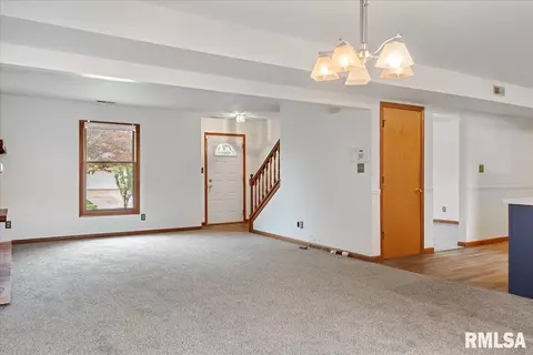 2505 Columbus Cir, Springfield, IL 62703 photo 6
