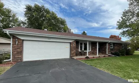 405 Isle Royale Rd, Galesburg, IL 61401