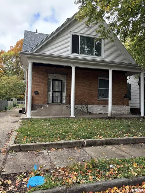 939 S 1st St, Springfield, IL 62704 photo 1