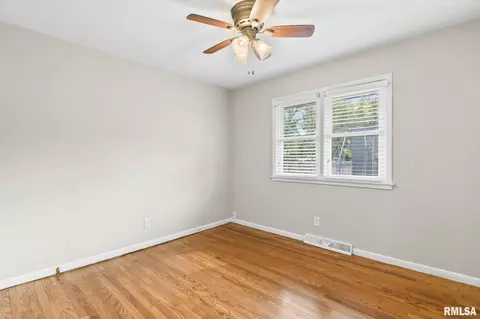 318 E Southwind Rd, Springfield, IL 62703 photo 19